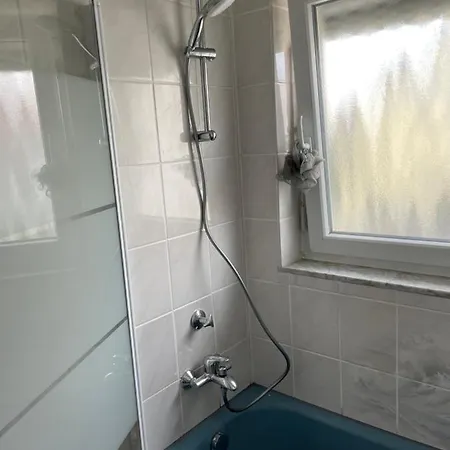 Sonnige 3 Zimmer Wohnung Mit Schoenem Balkon Im Gruenen Reutlingen Buitenkant foto