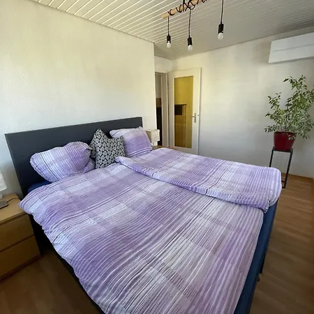 Sonnige 3 Zimmer Wohnung Mit Schoenem Balkon Im Gruenen Reutlingen Buitenkant foto