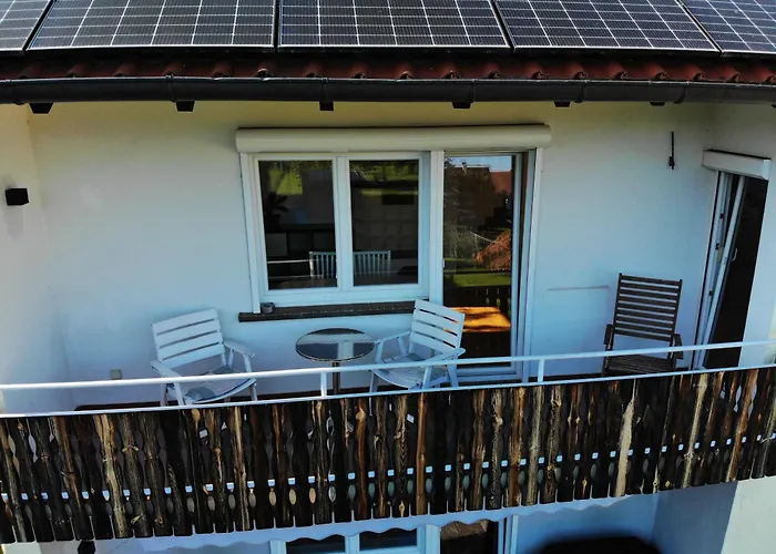 Sonnige 3 Zimmer Wohnung mit schönem Balkon im Grünen